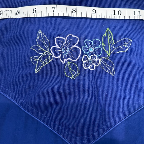 Western Floral Embroidered Country Button-Down Shirt in Blue-  Cowgirl- NWT - Picture 8 of 13